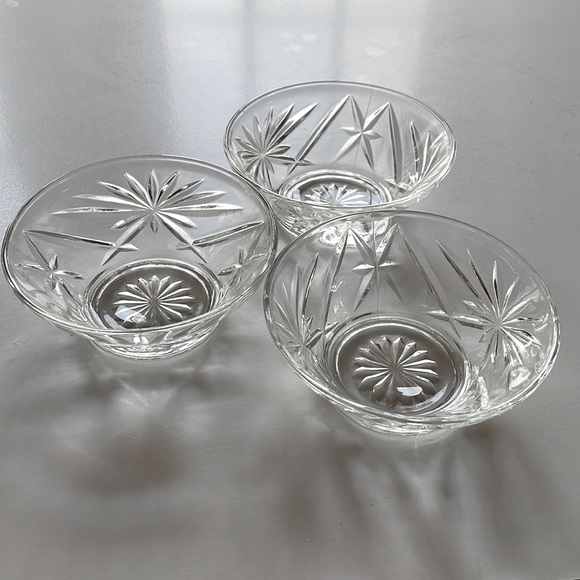 VTG - Depression Glass Dessert Bowls - Picture 7 of 7